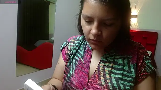 Snapshot of Sahamara_07 chatting on November 17, 2025, 1:48 pm Sahamara 07 online show from November 17, 2025, 1:48 pm