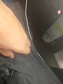 pasivosumi18554 online show from December 4, 2025, 7:46 pm