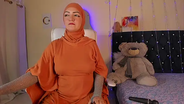 Snapshot of Dana-Alabi chatting on September 12, 2025, 12:27 pm Dana-Alabi online show from September 12, 2025, 12:27 pm