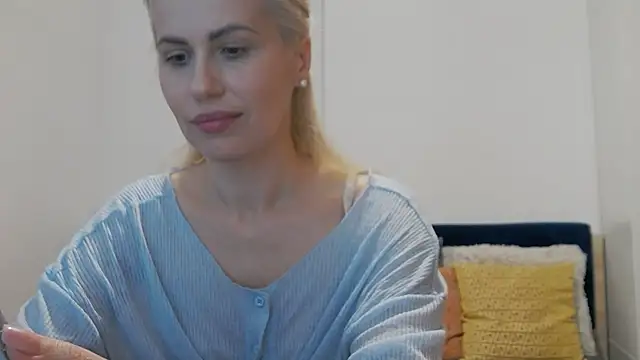 Snapshot of Lika_Soul chatting on November 18, 2025, 4:43 pm Lika Soul online show from November 18, 2025, 4:43 pm