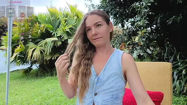 Angiehuston1 online show from April 16, 2026, 3:35 pm