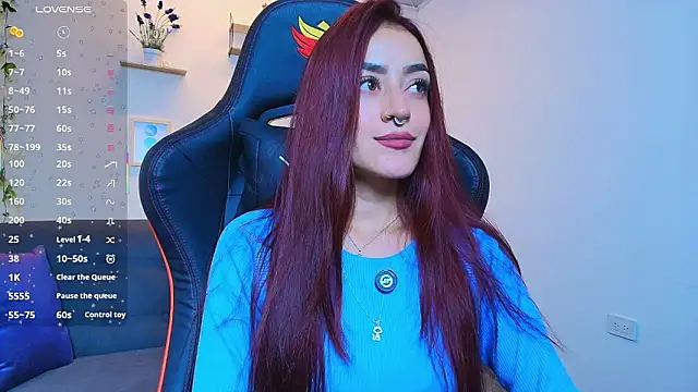 Snapshot of ViolethRosse chatting on January 14, 2026, 8:34 pm ViolethRosse online show from January 14, 2026, 8:34 pm