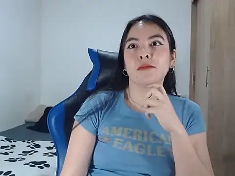 EloiseJun online show from September 18, 2025, 7:28 pm