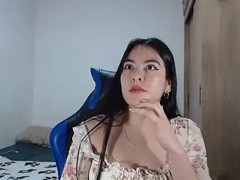 EloiseJun online show from September 17, 2025, 9:06 pm