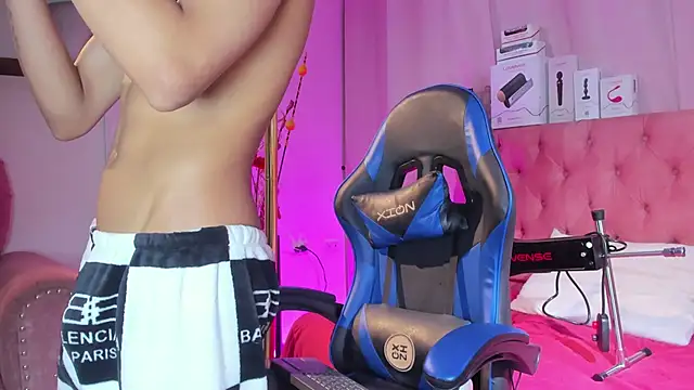  taylor black online show from April 14, 2026, 8:58 pm