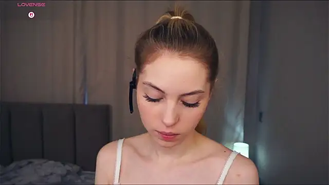 VeronaBench online show from November 18, 2025, 8:28 am