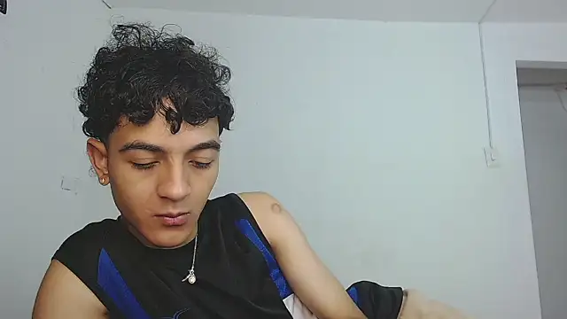 Snapshot of Sam_Cute3 chatting on September 25, 2025, 10:05 pm Sam Cute3 online show from September 25, 2025, 10:05 pm