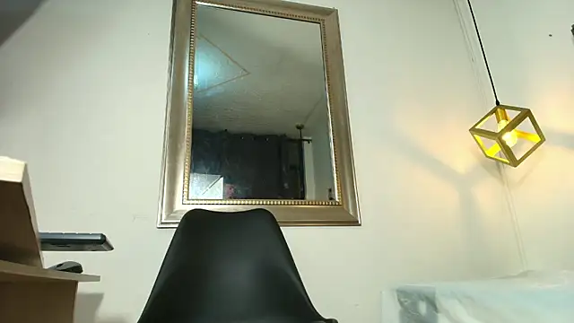 lianfox  online show from September 26, 2025, 12:34 pm