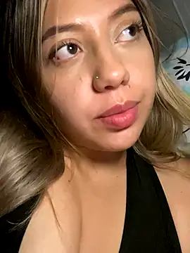 Snapshot of MissCat_ chatting on October 1, 2025, 3:11 am MissCat online show from October 1, 2025, 3:11 am