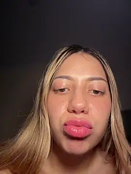 Snapshot of MissCat_ chatting on November 30, 2025, 1:50 am MissCat online show from November 30, 2025, 1:50 am