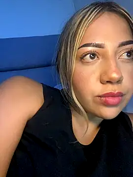 Snapshot of MissCat_ chatting on October 25, 2025, 3:06 am MissCat online show from October 25, 2025, 3:06 am