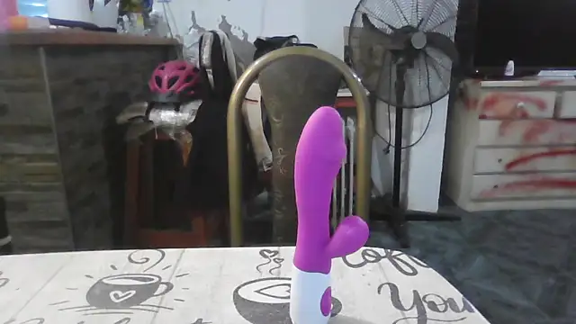 loliporomero online show from October 28, 2025, 12:00 am