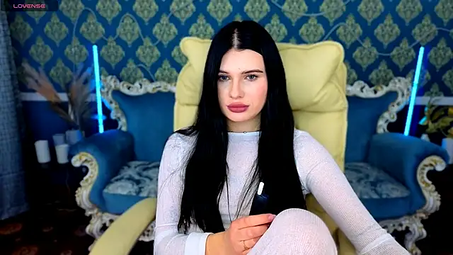 Neyla Charm online show from November 12, 2025, 1:48 pm