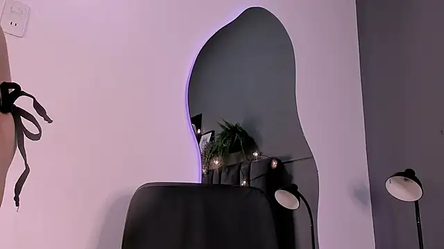 Snapshot of TiffValentinee_ chatting on November 8, 2025, 7:39 pm TiffValentinee online show from November 8, 2025, 7:39 pm