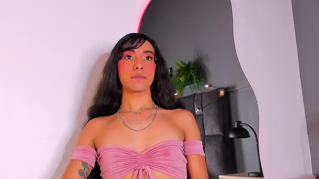 Snapshot of TiffValentinee_ chatting on November 2, 2025, 12:21 pm TiffValentinee online show from November 2, 2025, 12:21 pm