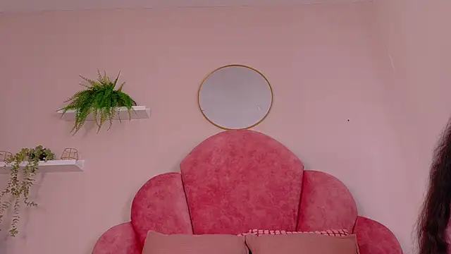 Snapshot of TiffValentinee_ chatting on October 15, 2025, 7:55 pm TiffValentinee online show from October 15, 2025, 7:55 pm