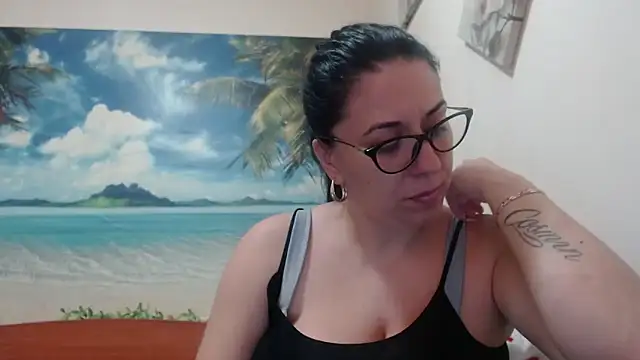 Snapshot of jollene chatting on October 28, 2025, 2:05 pm jollene online show from October 28, 2025, 2:05 pm