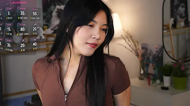 MoiraEger online show from September 26, 2025, 5:09 pm