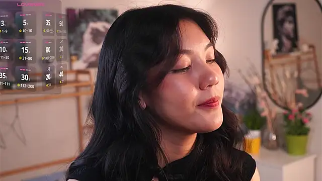 MoiraEger online show from October 2, 2025, 5:05 pm