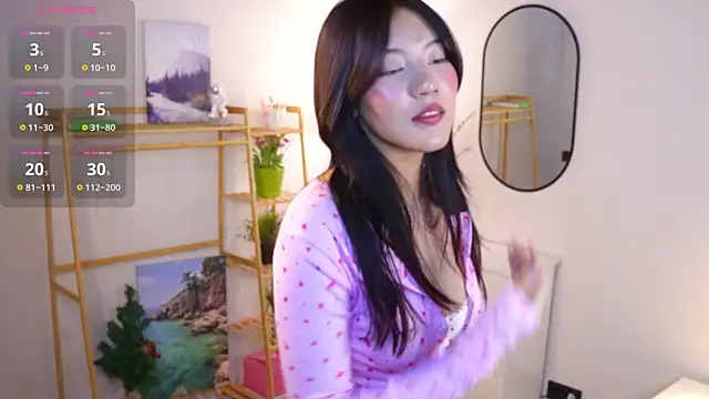 Snapshot of MoiraEger chatting on February 4, 2026, 4:13 pm MoiraEger online show from February 4, 2026, 4:13 pm