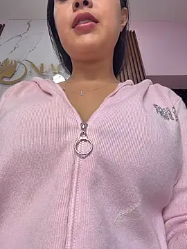 CrisMarulanda online show from February 11, 2026, 3:01 pm