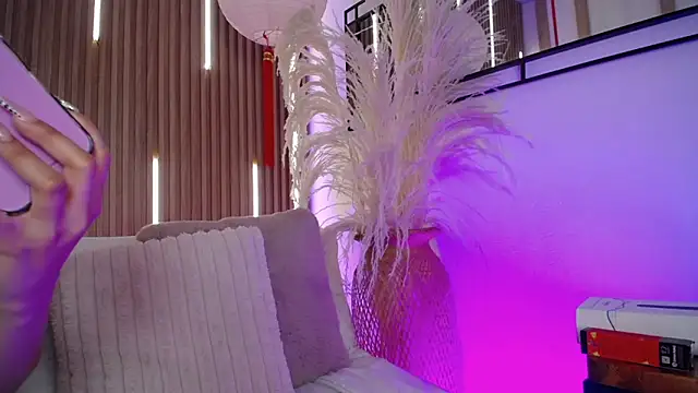 Snapshot of MylaDreams chatting on February 5, 2026, 3:02 am MylaDreams online show from February 5, 2026, 3:02 am