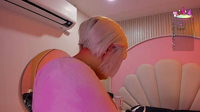 hinata dolly online show from November 6, 2025, 11:03 am