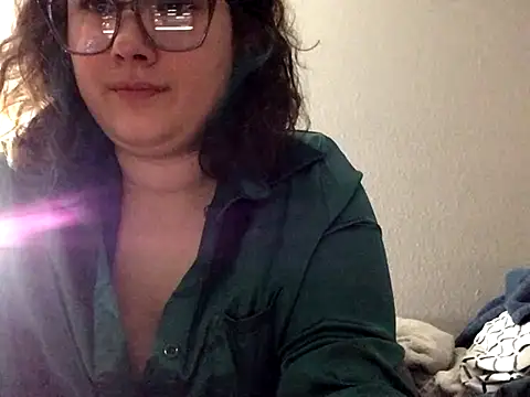 paigeycakes online show from November 2, 2025, 11:15 am