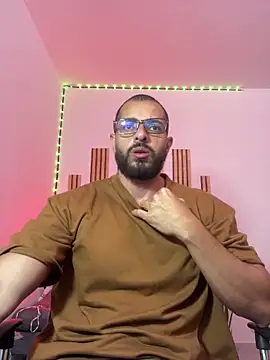 Snapshot of magnumchris chatting on May 21, 2026, 2:09 am magnumchris online show from May 21, 2026, 2:09 am