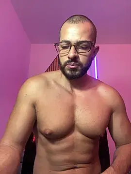 magnumchris online show from April 2, 2026, 11:28 am