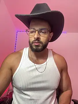 Snapshot of magnumchris chatting on May 18, 2026, 10:03 pm magnumchris online show from May 18, 2026, 10:03 pm