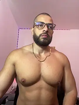 Snapshot of magnumchris chatting on May 27, 2026, 1:51 pm magnumchris online show from May 27, 2026, 1:51 pm