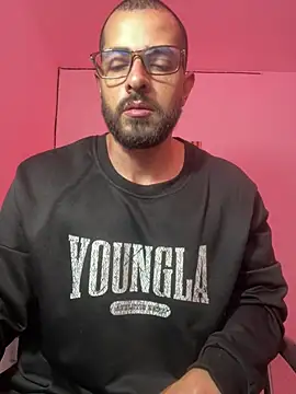 magnumchris online show from April 8, 2026, 1:23 pm