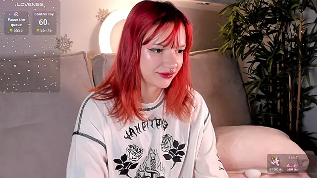 Snapshot of Molly_Platt chatting on December 3, 2025, 9:20 am Molly Platt online show from December 3, 2025, 9:20 am