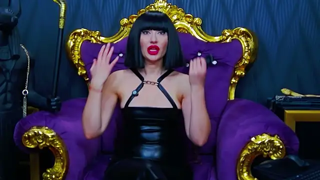 Snapshot of LaraMaeve chatting on December 15, 2025, 6:41 am LaraMaeve online show from December 15, 2025, 6:41 am