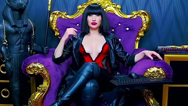 Snapshot of LaraMaeve chatting on February 14, 2026, 5:29 am LaraMaeve online show from February 14, 2026, 5:29 am