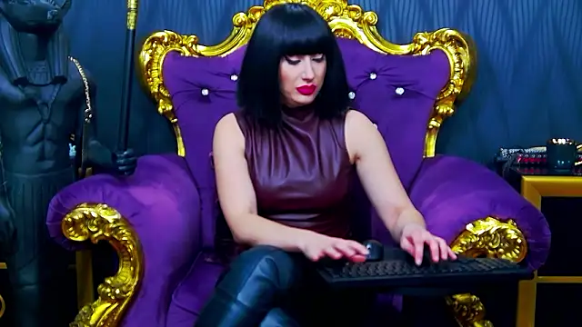 Snapshot of LaraMaeve chatting on February 12, 2026, 5:29 am LaraMaeve online show from February 12, 2026, 5:29 am