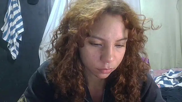 Snapshot of VioletV chatting on May 29, 2026, 12:27 am VioletV online show from May 29, 2026, 12:27 am