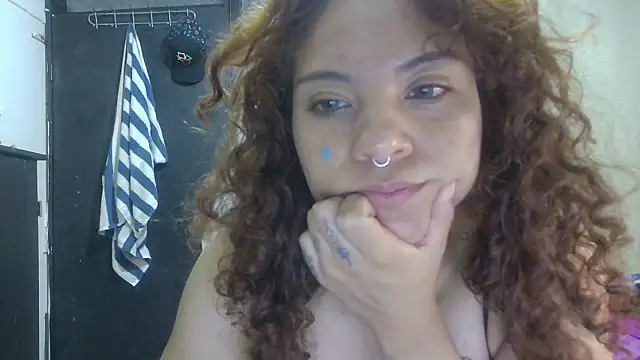 Snapshot of VioletV chatting on May 22, 2026, 12:41 am VioletV online show from May 22, 2026, 12:41 am