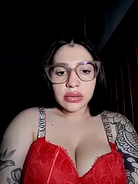 Snapshot of Lucisferxxx chatting on November 10, 2025, 3:44 am Lucisferxxx online show from November 10, 2025, 3:44 am