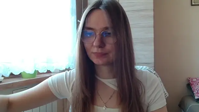 LooveELLYx online show from November 4, 2025, 7:56 am