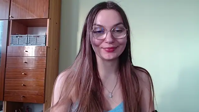 Snapshot of LooveELLYx chatting on February 18, 2025, 2:49 pm LooveELLYx online show from February 18, 2025, 2:49 pm