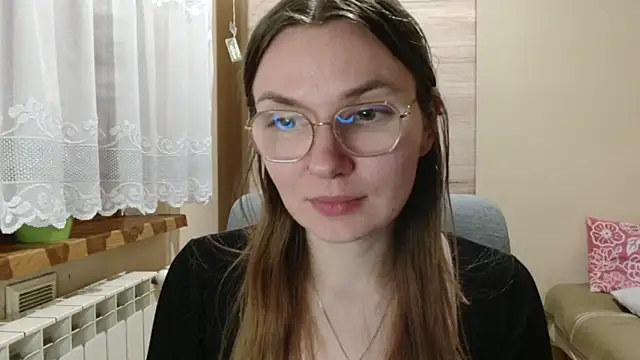 Snapshot of LooveELLYx chatting on December 17, 2025, 10:04 pm LooveELLYx online show from December 17, 2025, 10:04 pm