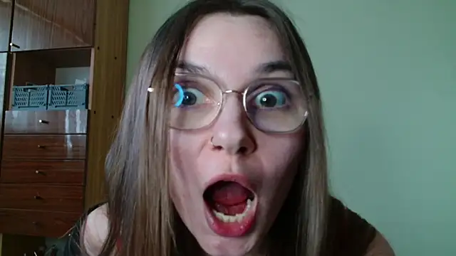 Snapshot of LooveELLYx chatting on February 23, 2025, 2:25 pm LooveELLYx online show from February 23, 2025, 2:25 pm