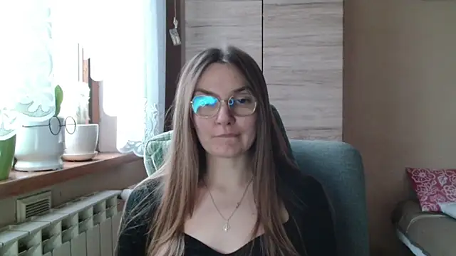 Snapshot of LooveELLYx chatting on December 22, 2025, 7:41 am LooveELLYx online show from December 22, 2025, 7:41 am