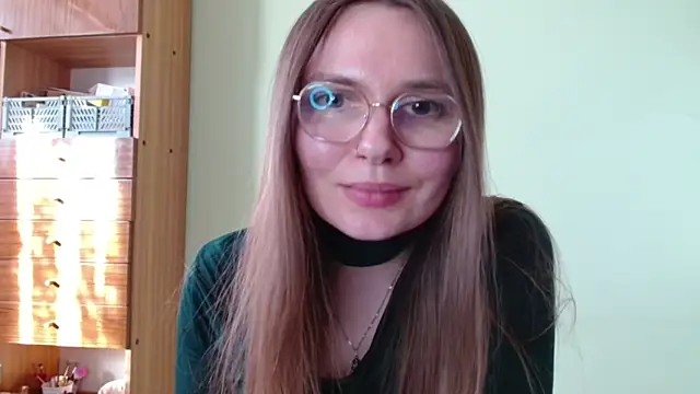 LooveELLYx online show from March 4, 2026, 2:25 pm