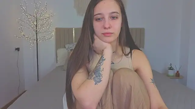 Little cherryy   online show from December 3, 2025, 8:14 am