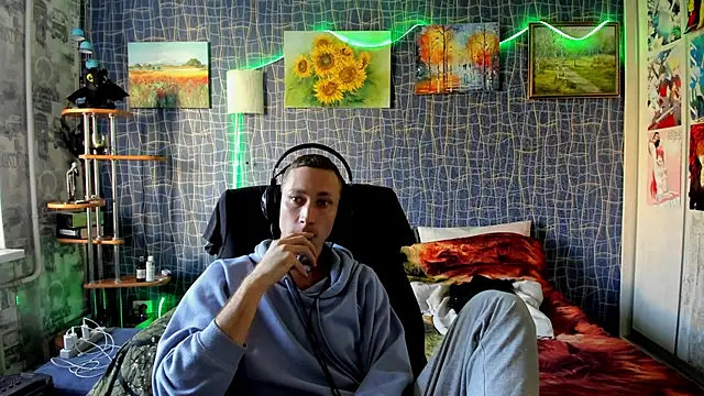 Snapshot of CuteBoy228 chatting on October 31, 2025, 12:24 pm CuteBoy228 online show from October 31, 2025, 12:24 pm