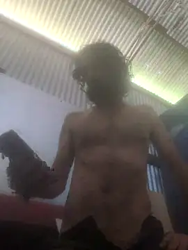 Snapshot of straightozgoesdwn chatting on December 18, 2025, 2:27 am straightozgoesdwn online show from December 18, 2025, 2:27 am