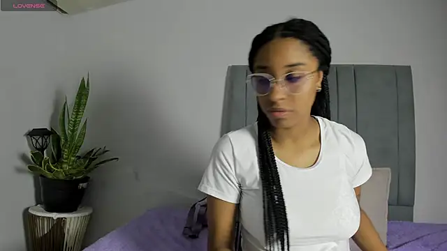 Snapshot of Sophia_Ebony chatting on October 16, 2025, 12:35 pm Sophia Ebony online show from October 16, 2025, 12:35 pm